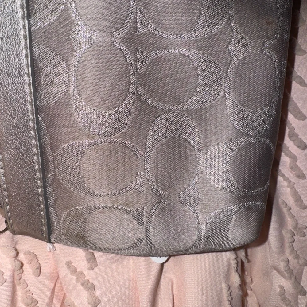 Coach silver metallic wristlet - Picture 9 of 10